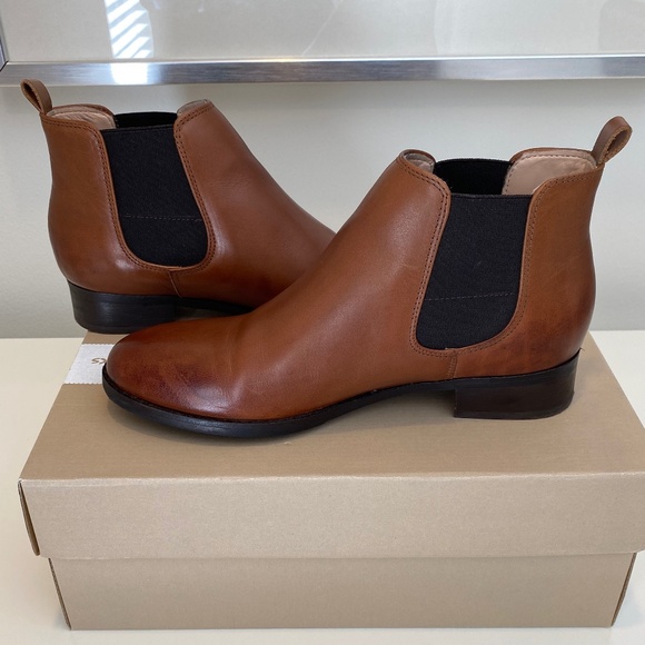 Clarks Chelsea Boots - Size 6 - Picture 6 of 16